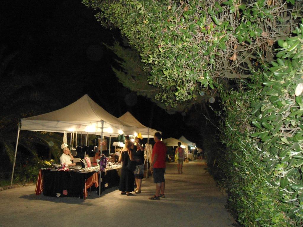 Le Esperidi Camping Ecoresort Marina Di Bibbona Exterior photo