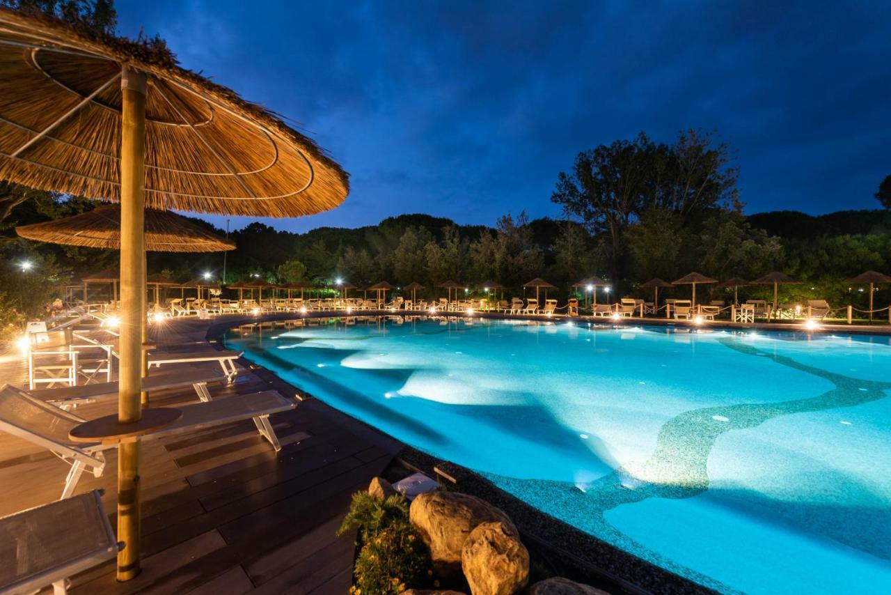 Le Esperidi Camping Ecoresort Marina Di Bibbona Exterior photo